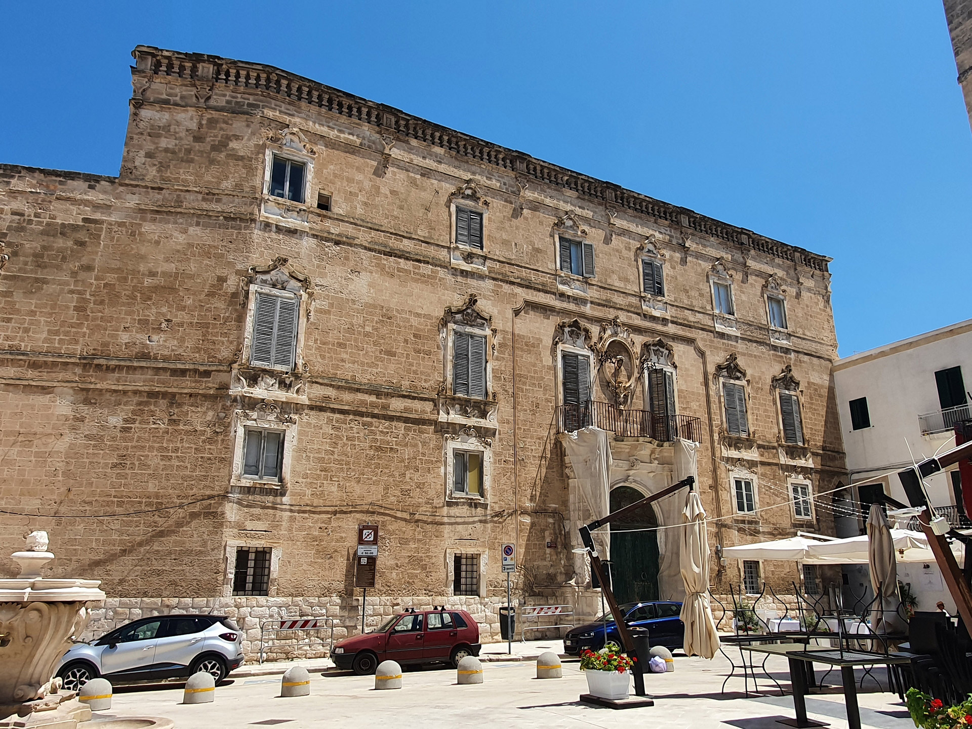 Palmier Palace, Monopoli